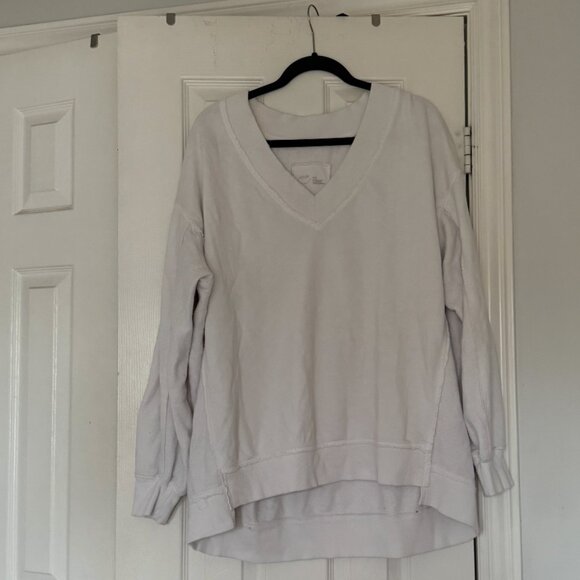 Aerie Vacay Every day V-Neck Sweatshirt White - Picture 3 of 4